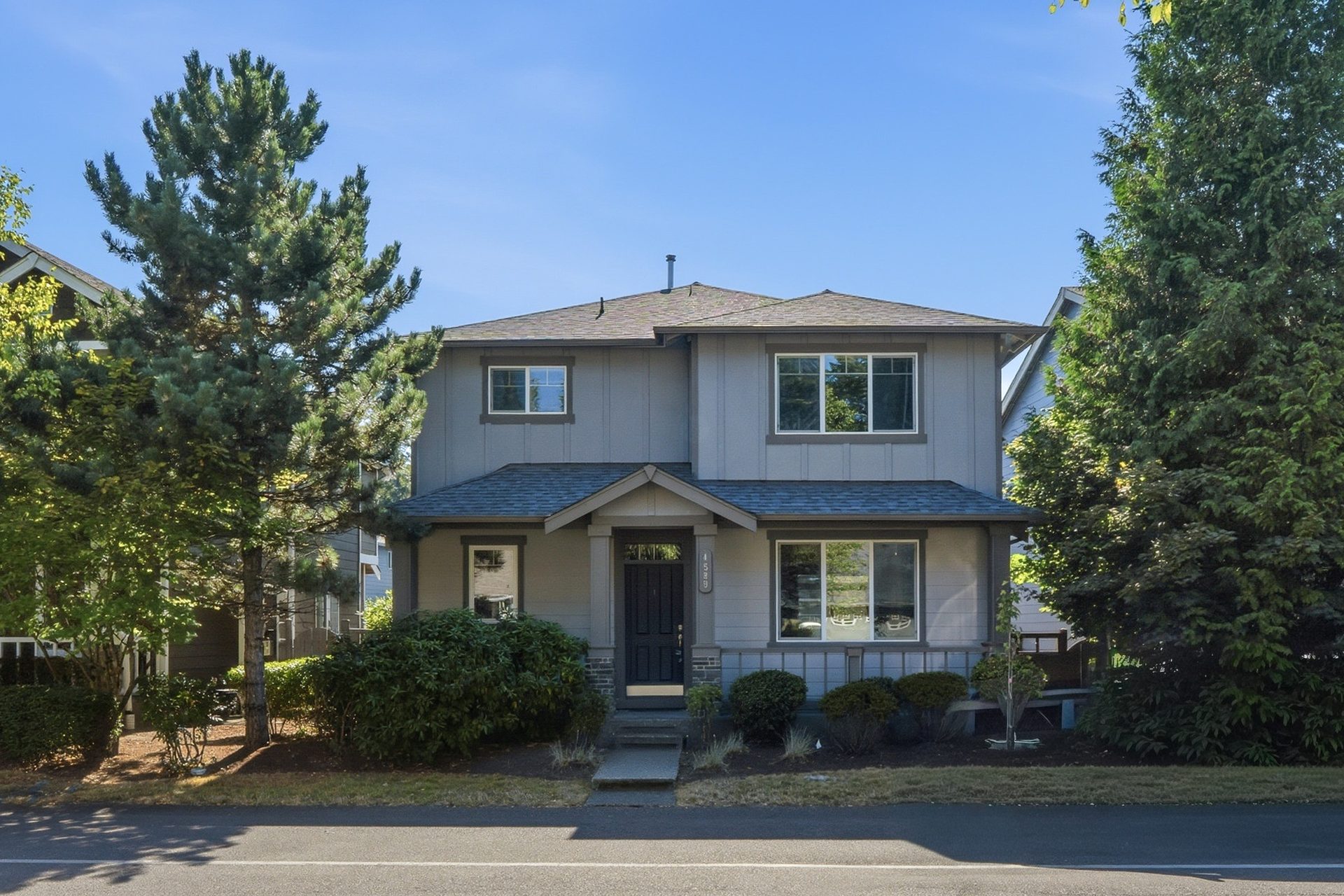 4589 Strathmore Cir SW — full front view of the home